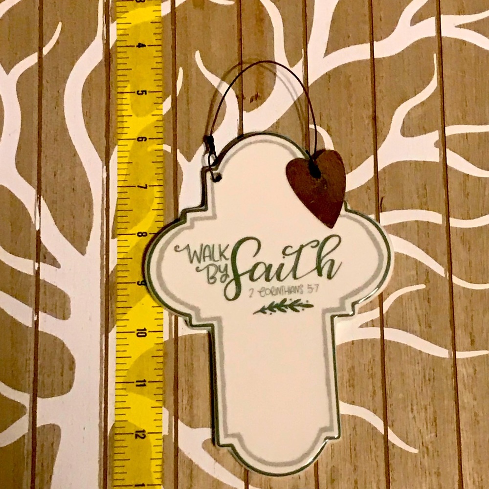 Carpentree Walk By Faith 2 Cor. 5.7  Ceramic Cross